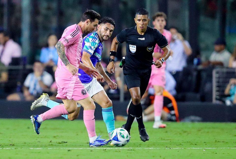 友中场传球, ci, 轮积